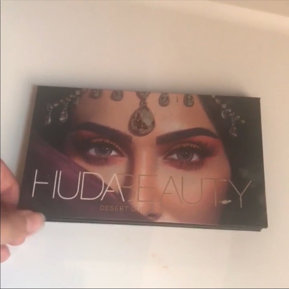 Huda beauty palette